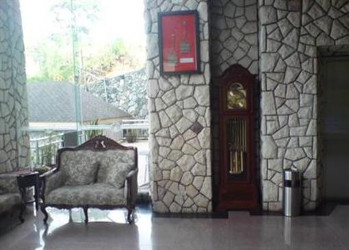 фото отеля Pines View Hotel