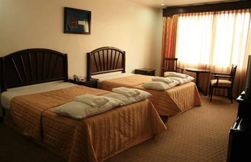 фото отеля Pines View Hotel