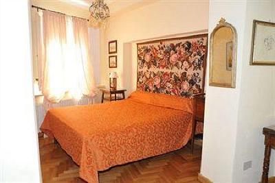 фото отеля Anfiteatro Bed and Breakfast Lucca