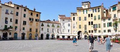 фото отеля Anfiteatro Bed and Breakfast Lucca