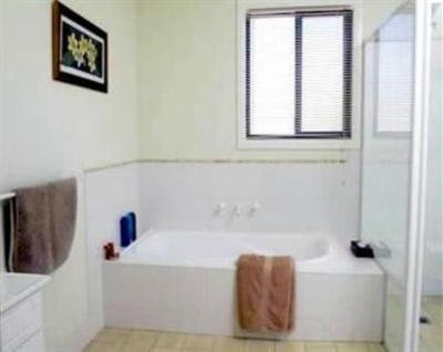 фото отеля Emaroo Oxide Cottage Broken Hill