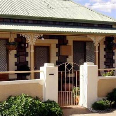 фото отеля Emaroo Oxide Cottage Broken Hill