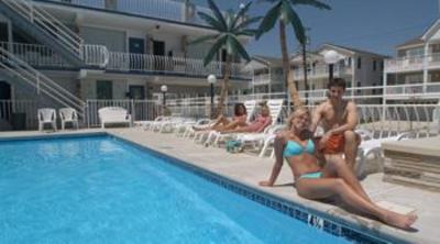 фото отеля Quarterdeck Motel