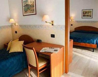 фото отеля Touring Hotel Falconara Marittima