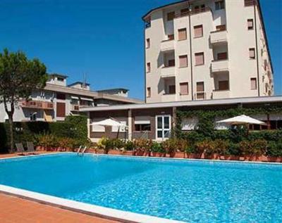 фото отеля Touring Hotel Falconara Marittima