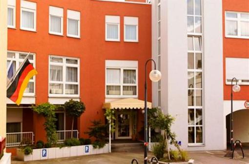 фото отеля First Aparthotel
