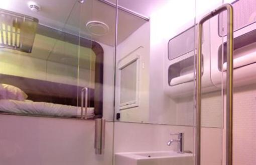 фото отеля Yotel Hotel Gatwick Airport Crawley