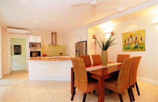 фото отеля Solana On The Beach Luxury Holiday Villa