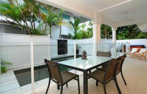 фото отеля Solana On The Beach Luxury Holiday Villa