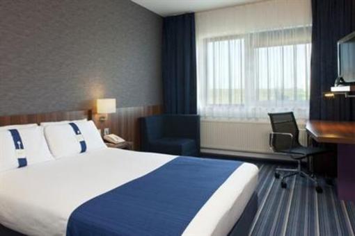 фото отеля Express by Holiday Inn Moerdijk