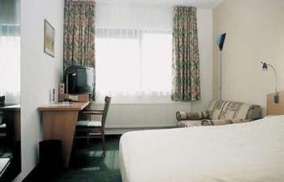 фото отеля Express by Holiday Inn Moerdijk