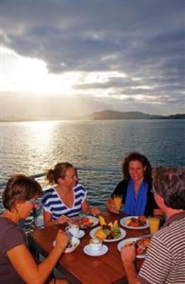 фото отеля Fullers Great Sights Overnight Cruise
