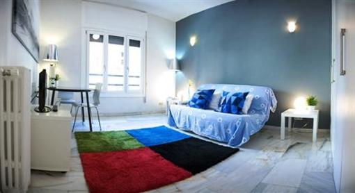 фото отеля Apartamentos Puerta Del Sol Latina