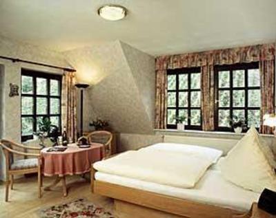 фото отеля Gastehaus Gutsschanke Sennerhof Oberwesel