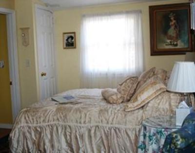 фото отеля Bewitched and BEDazzled B&B