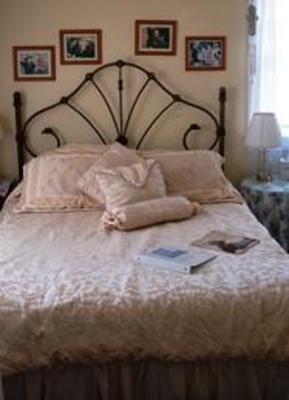фото отеля Bewitched and BEDazzled B&B