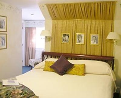 фото отеля Bewitched and BEDazzled B&B