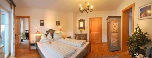 фото отеля Hocheggerhof Urlaub am Kinderbauernhof Apartment Rohrmoos-Untertal