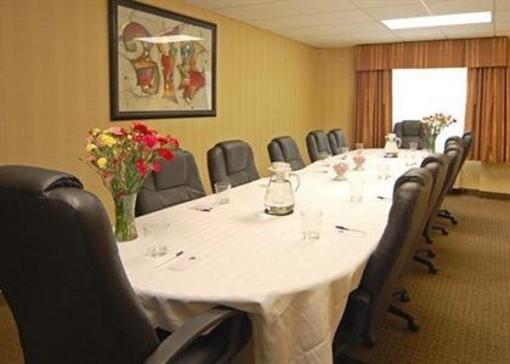 фото отеля Sleep Inn & Suites Riverdale