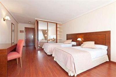 фото отеля Tryp Segovia-Los Angeles Nayade Hotel