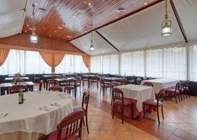 фото отеля Tryp Segovia-Los Angeles Nayade Hotel