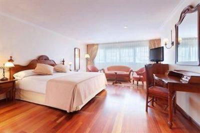 фото отеля Tryp Segovia-Los Angeles Nayade Hotel