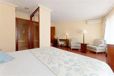 фото отеля Tryp Segovia-Los Angeles Nayade Hotel