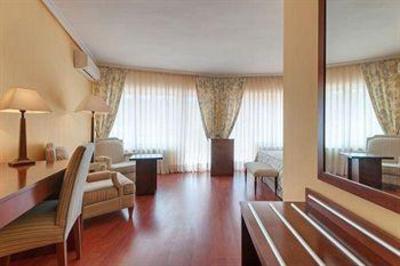 фото отеля Tryp Segovia-Los Angeles Nayade Hotel