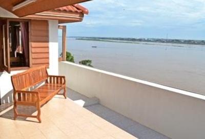 фото отеля Riverfront Mukdahan