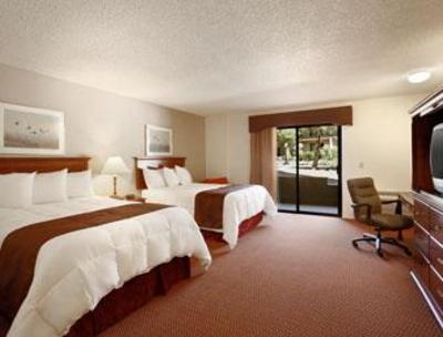 фото отеля Travelodge Yucca Valley