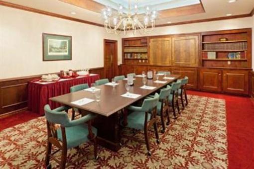фото отеля Holiday Inn Golf & Conference Center Staunton
