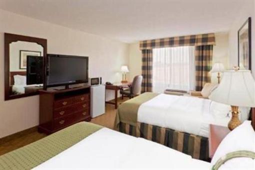 фото отеля Holiday Inn Golf & Conference Center Staunton