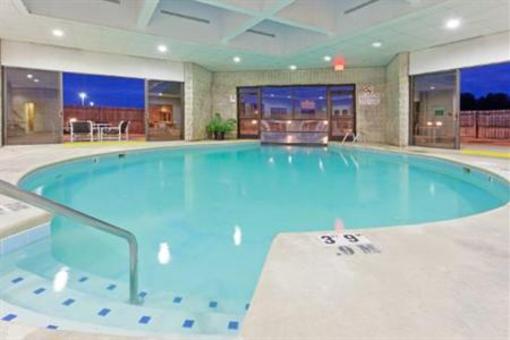 фото отеля Holiday Inn Golf & Conference Center Staunton