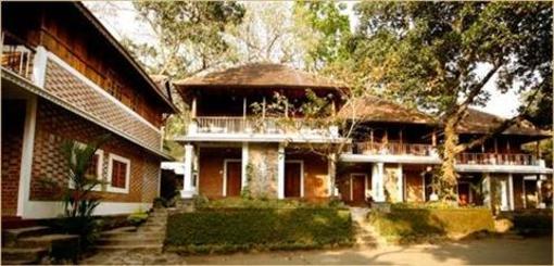 фото отеля Hotel Ambadi Thekkady