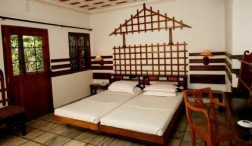 фото отеля Hotel Ambadi Thekkady