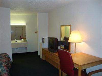 фото отеля Plaza Inn Topeka