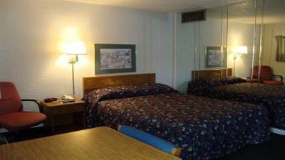 фото отеля Plaza Inn Topeka