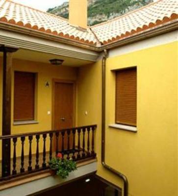 фото отеля Rincon De Poo Apartamentos Rurales