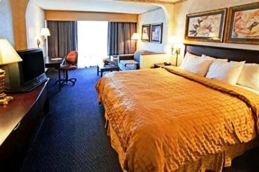 фото отеля Clarion Inn & Suites Hampton