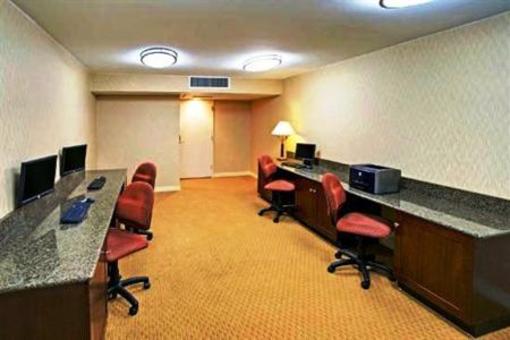 фото отеля Clarion Inn & Suites Hampton