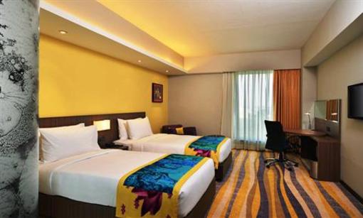 фото отеля Holiday Inn Express Ahmedabad
