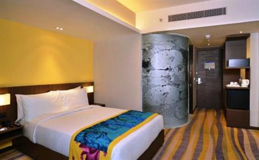 фото отеля Holiday Inn Express Ahmedabad