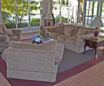 фото отеля Colonial Inn & Suites Reidsville