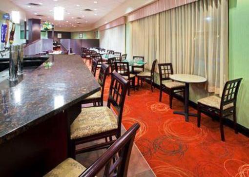 фото отеля Holiday Inn Salisbury Downtown Area