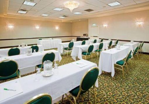 фото отеля Holiday Inn Salisbury Downtown Area