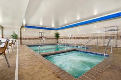 фото отеля Baymont Inn And Suites Minot