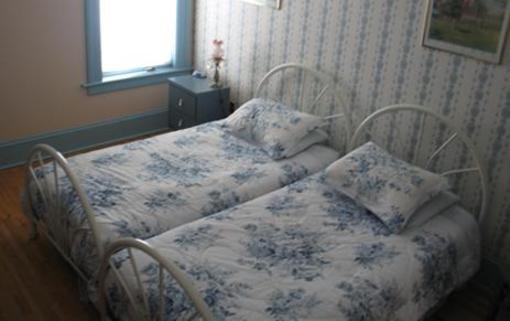 фото отеля Downtown Bed & Breakfast