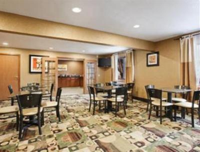 фото отеля Days Inn & Suites Waterloo