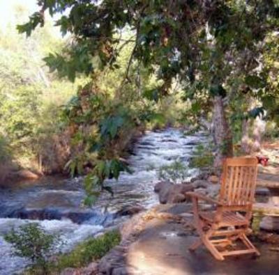 фото отеля Sequoia River Dance Bed and Breakfast