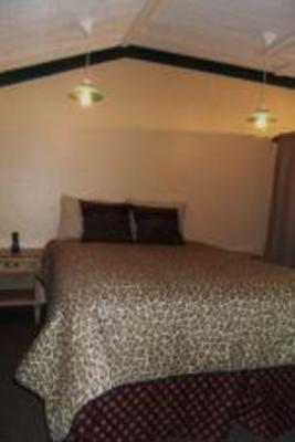 фото отеля Sequoia River Dance Bed and Breakfast